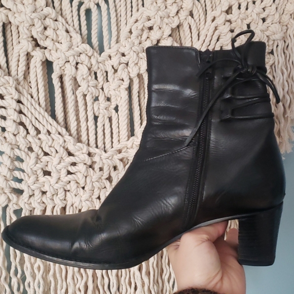 Italian Made black leather booties - Picture 3 of 6